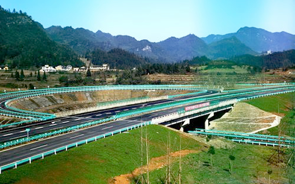 图：纳黔高速公路