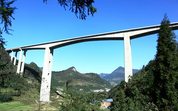  图：纳黔高速公路桥梁